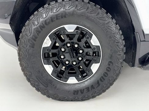 Used 2024 GMC Hummer EV 3X w/ Extreme Off-Road Package AWD/4WD image 31