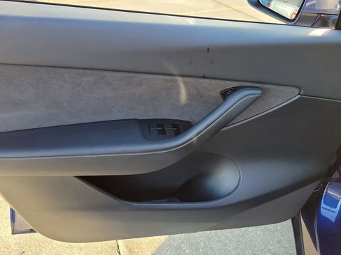 Used 2022 Tesla Model Y Performance image 21