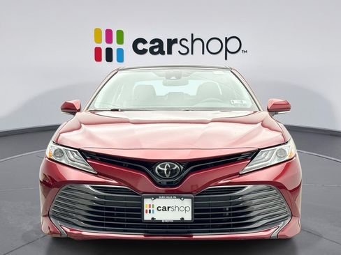 Used 2019 Toyota Camry XLE FWD image 8
