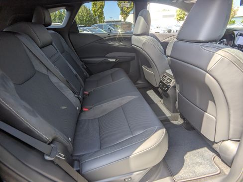 New 2026 Lexus RX 450h AWD w/ Convenience Package image 9