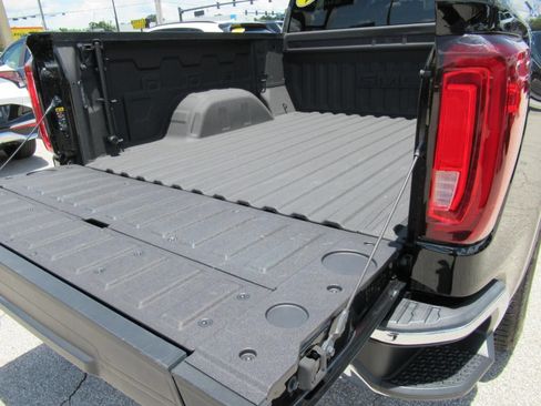Used 2023 GMC Sierra 1500 SLT w/ SLT Premium Package AWD/4WD image 34