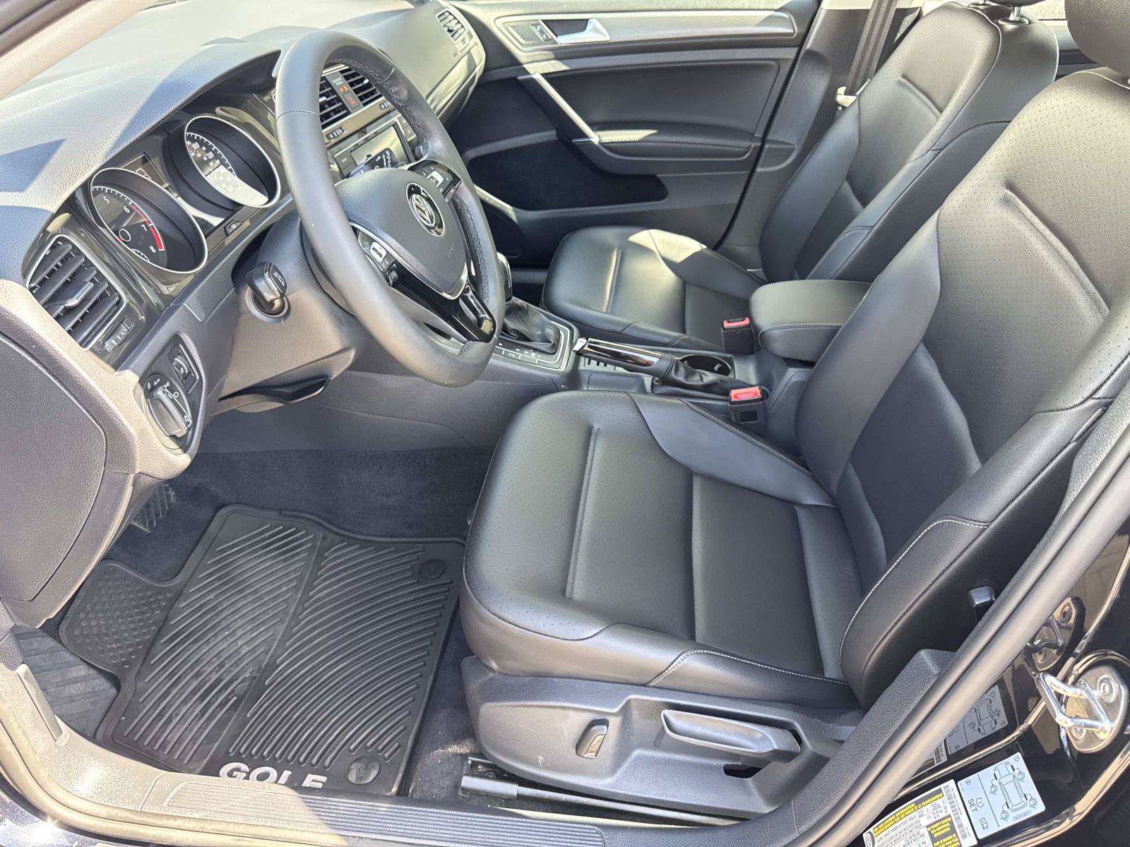 Used 2021 Volkswagen Golf 4-Door FWD image 23