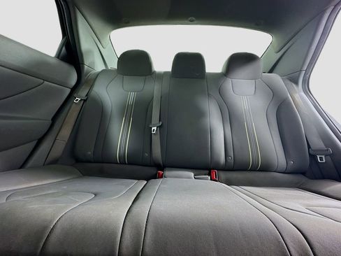 Used 2023 Hyundai Elantra SEL w/ Convenience Package image 36