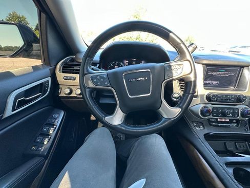 Used 2020 GMC Yukon Denali w/ Denali Ultimate Package AWD/4WD image 23