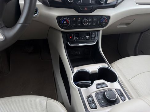 Used 2019 GMC Terrain Denali w/ Advanced Safety Package image 15