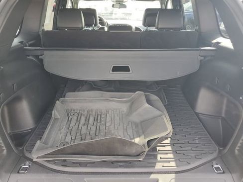 Used 2021 Jeep Grand Cherokee Laredo X AWD/4WD image 8