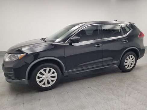 Used 2018 Nissan Rogue S image 2