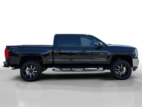 Used 2018 Chevrolet Silverado 1500 LT w/ All Star Edition AWD/4WD image 6