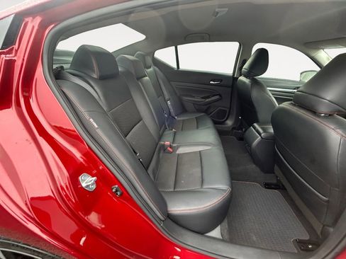 Used 2024 Nissan Altima 2.5 SR AWD/4WD image 11