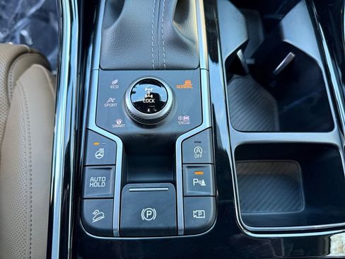 Certified 2025 Kia Sorento SX Prestige w/ Olive Brown Leather Package image 20