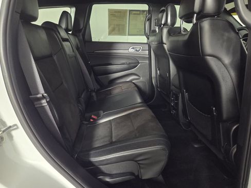 Used 2019 Jeep Grand Cherokee Altitude RWD image 31