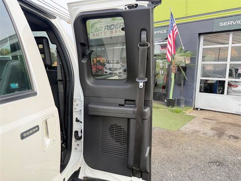 Used 2016 Ford F250 Lariat w/ Lariat Interior Package AWD/4WD image 11