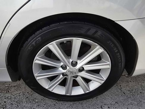 Used 2012 Toyota Camry XLE w/ Leather Pkg FWD image 11