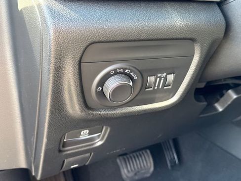 New 2025 Jeep Grand Cherokee Altitude image 14