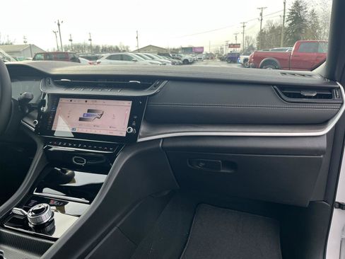 New 2026 Jeep Grand Cherokee Altitude image 39