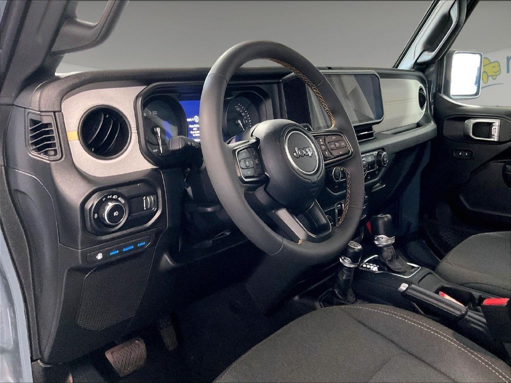 Used 2024 Jeep Wrangler Unlimited w/ Convenience Group AWD/4WD image 8