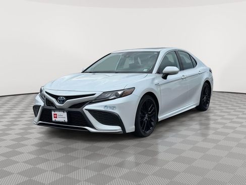 Used 2021 Toyota Camry XSE w/ Navigation Upgrade Package image 3