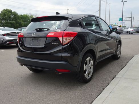 Used 2018 Honda HR-V LX image 5
