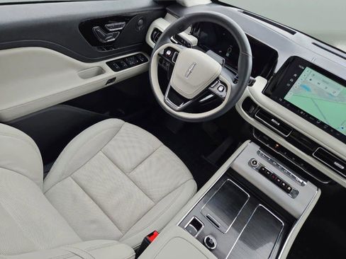 Used 2025 Lincoln Aviator Reserve w/ Illumination Package image 19
