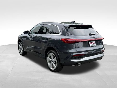 Used 2025 Audi Q5 Premium Plus w/ Premium Plus AWD/4WD image 5