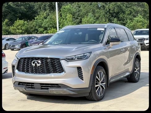 Used 2023 INFINITI QX60 Sensory w/ Vision Package AWD/4WD image 4