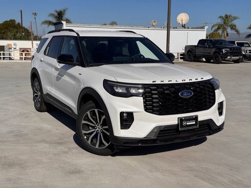 New 2026 Ford Explorer ST-Line RWD image 2