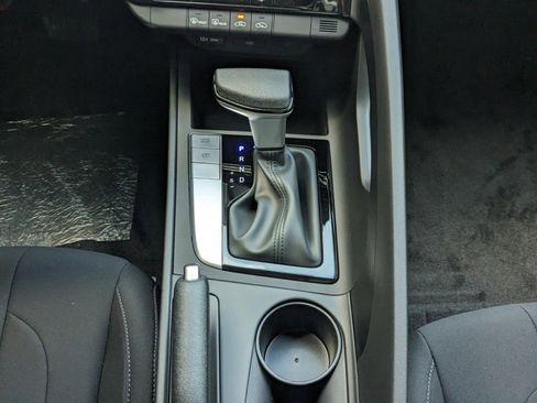 Certified 2025 Hyundai Elantra Sport image 20