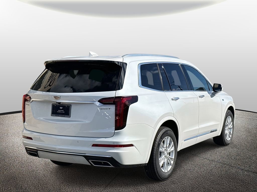 New 2025 Cadillac XT6 Luxury FWD image 2