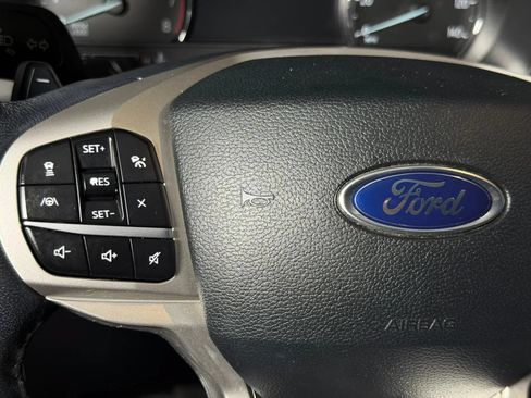 Used 2020 Ford Explorer XLT w/ Equipment Group 202A RWD image 33