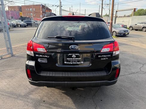 Used 2011 Subaru Outback 3.6R Limited AWD/4WD image 5