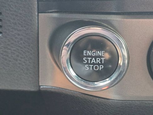 Used 2018 Toyota Tacoma TRD Off-Road AWD/4WD image 34