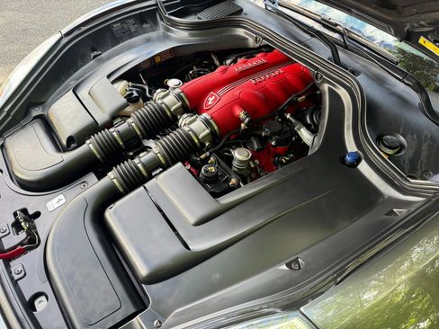 Used 2011 Ferrari California RWD image 57