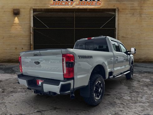 Used 2025 Ford F350 Lariat w/ Lariat Ultimate Package AWD/4WD image 11