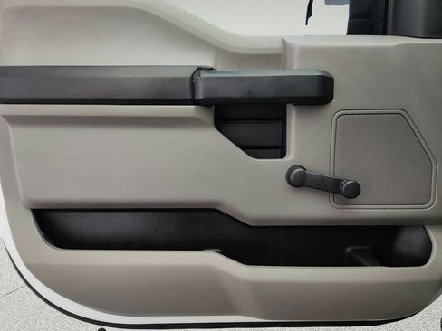 Used 2016 Ford F150 XL w/ Heavy-Duty Payload Package AWD/4WD image 17