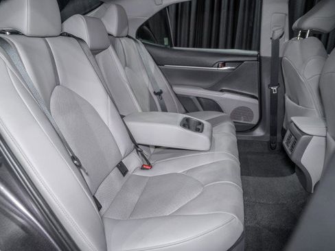 Used 2022 Toyota Camry XLE image 13