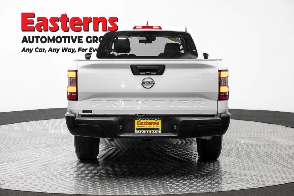 Used 2022 Nissan Frontier S RWD image 8