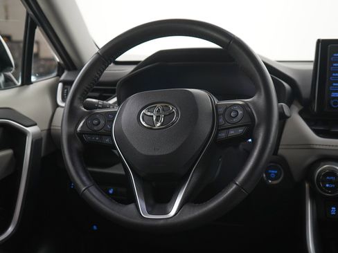 Used 2021 Toyota RAV4 XLE w/ XLE Grade Weather Package AWD/4WD image 14