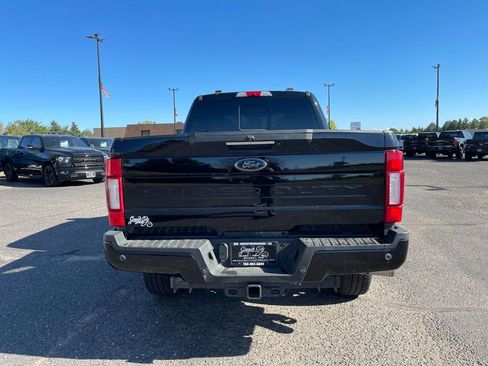 Used 2022 Ford F250 Lariat w/ Black Appearance Package image 6