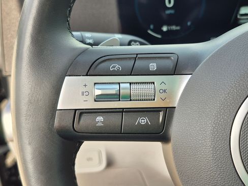 Used 2024 Hyundai Kona Limited FWD image 31