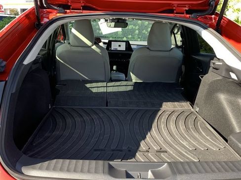 Used 2026 Toyota Prius XLE FWD image 39