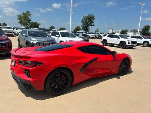 Used 2025 Chevrolet Corvette Stingray Coupe w/ 1LT RWD image 4