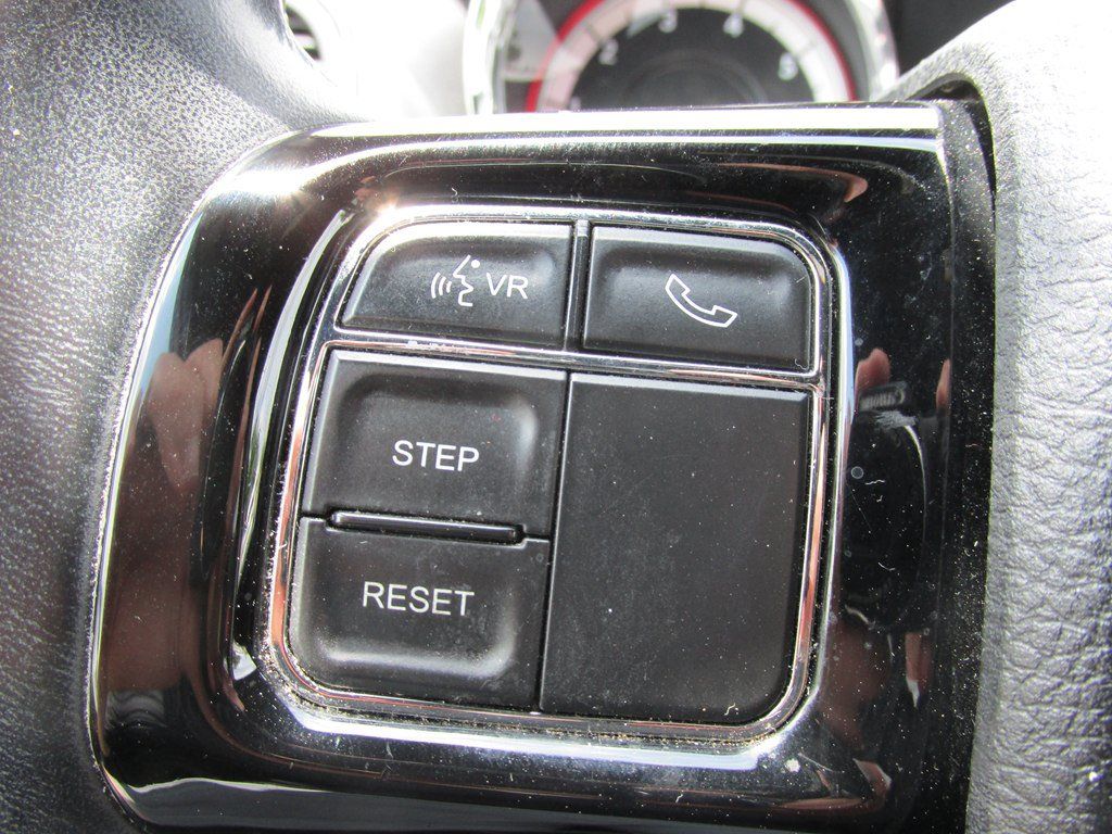 Used 2019 Dodge Grand Caravan SXT FWD image 14