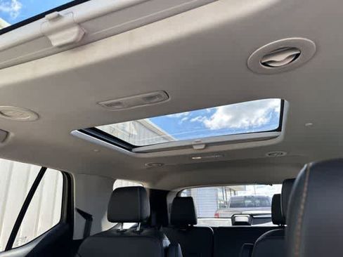Used 2019 Chevrolet Traverse LT w/ LT Premium Package AWD/4WD image 7