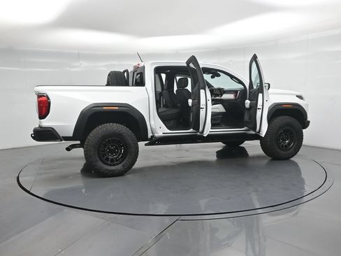 Used 2024 GMC Canyon AT4X w/ AT4X AEV Edition AWD/4WD image 4