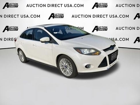 Used 2014 Ford Focus Titanium FWD image 5