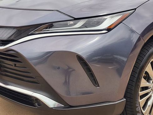 Used 2022 Toyota Venza XLE AWD/4WD image 6