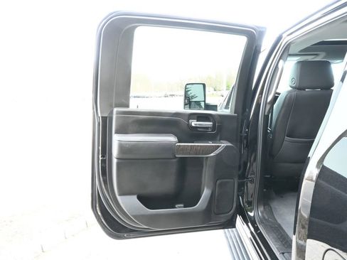 Used 2023 GMC Sierra 2500 Denali w/ Denali Black Diamond Edition AWD/4WD image 33