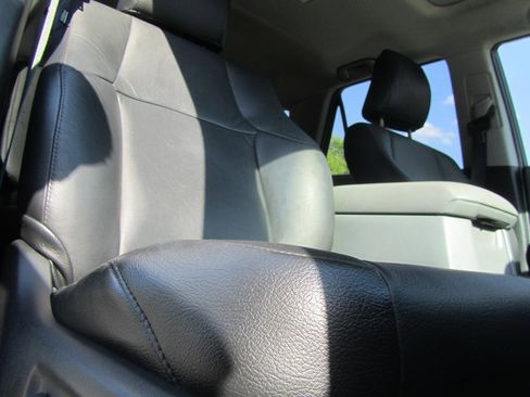 Used 2011 Toyota 4Runner SR5 AWD/4WD image 22