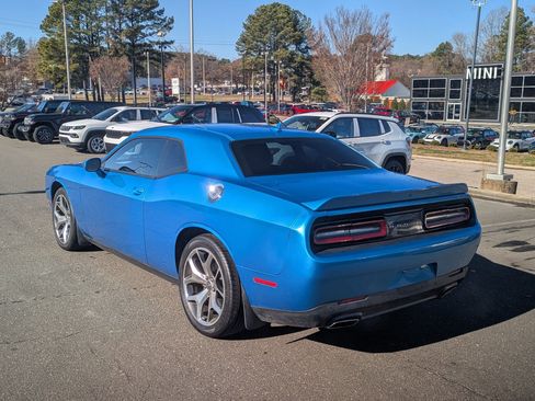 Used 2016 Dodge Challenger SXT Plus image 7