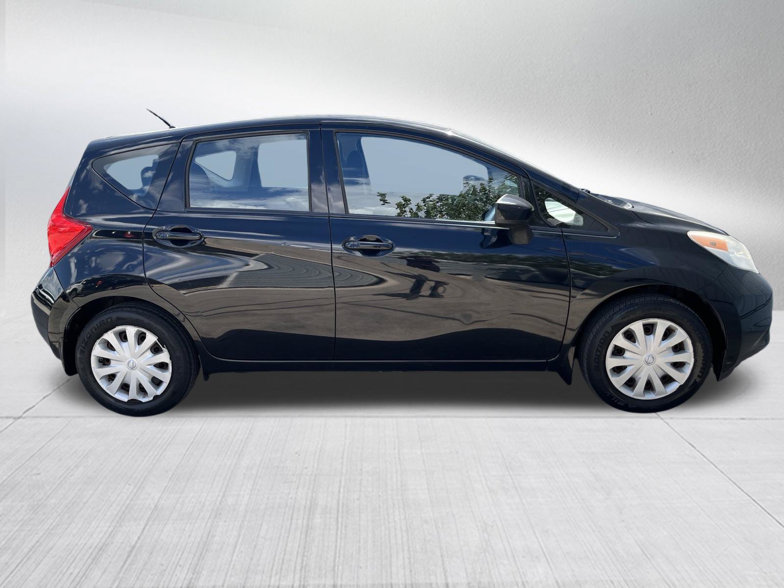 Used 2015 Nissan Versa Note SV FWD image 5